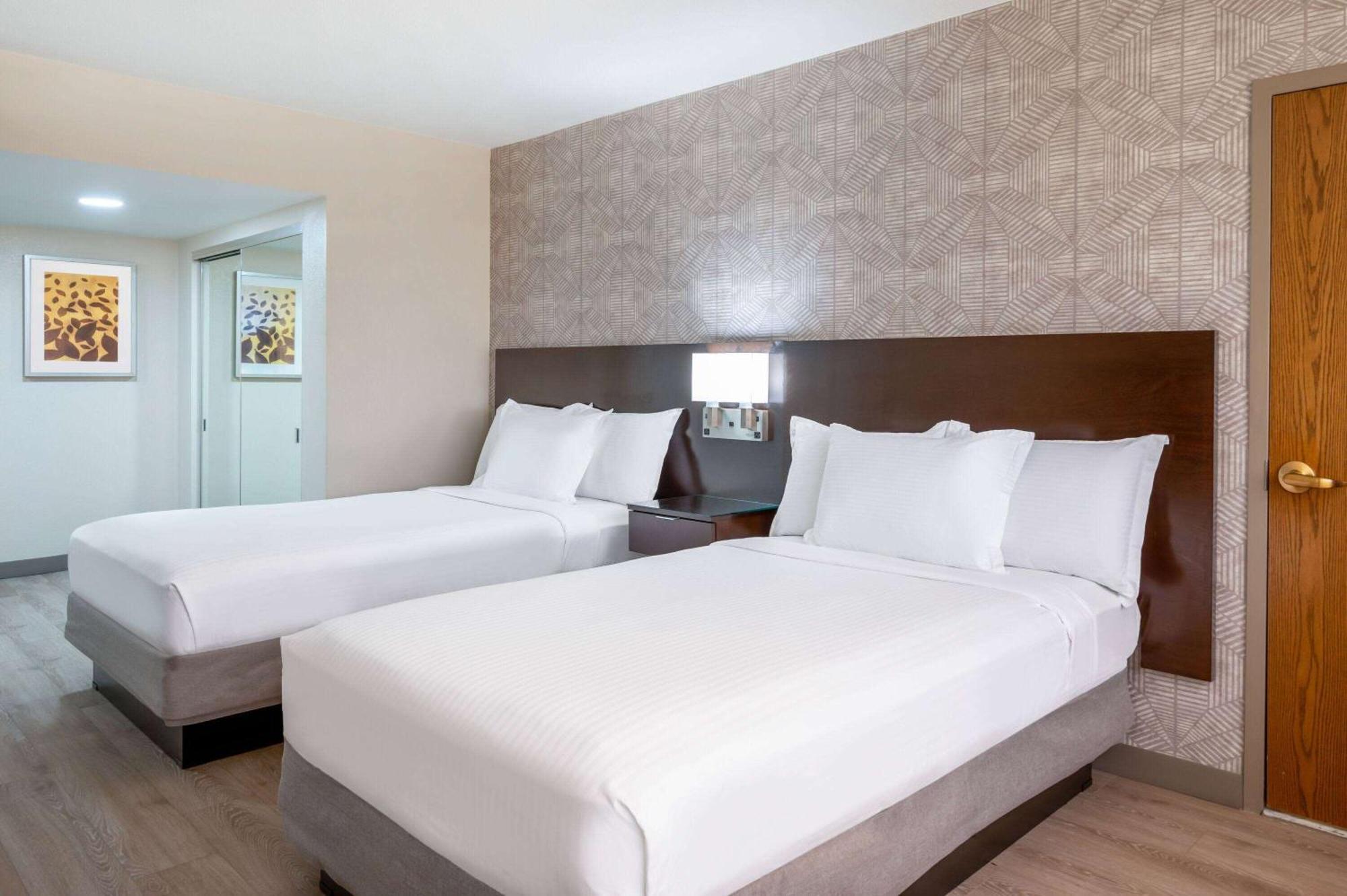 Wyndham Indianapolis Airport Hotel Buitenkant foto