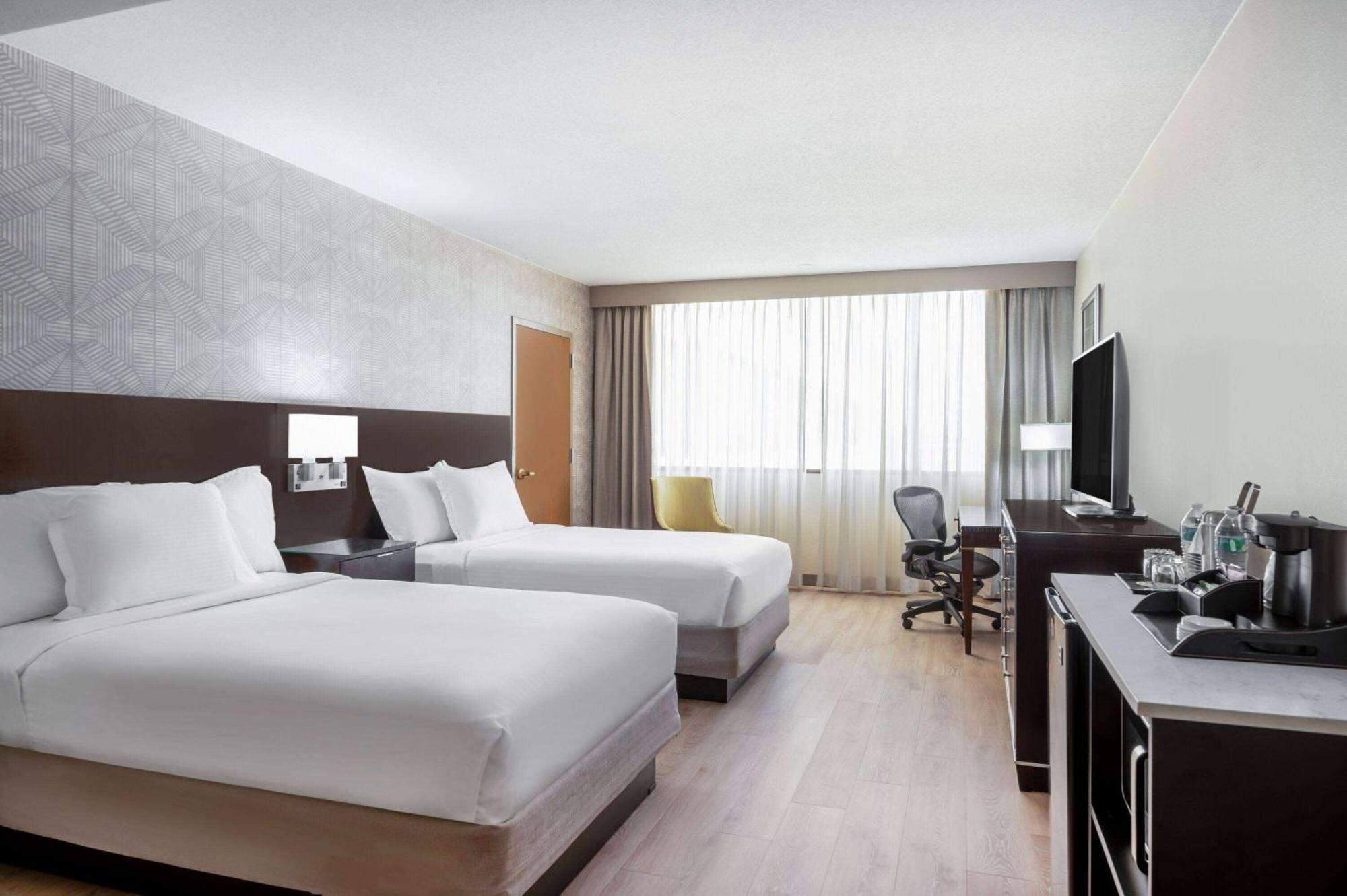 Wyndham Indianapolis Airport Hotel Buitenkant foto